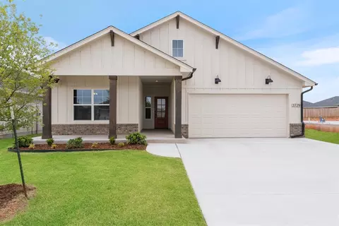 3729 NW 175th St, Edmond, OK 73012