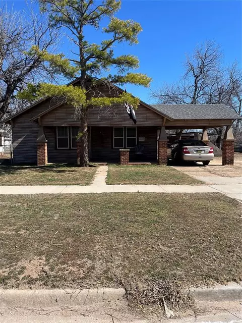 210 N Louis Tittle Ave, Mangum, OK 73554