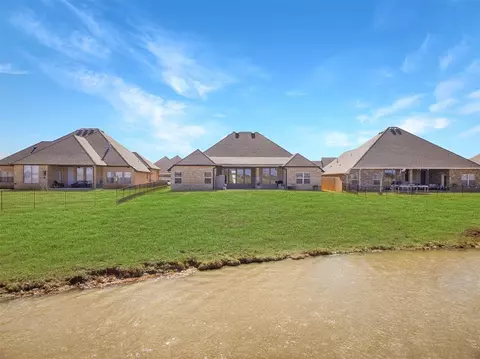 2105 Lago Dr, Moore, OK 73170 photo 3