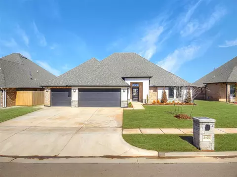 2105 Lago Dr, Moore, OK 73170 photo 41