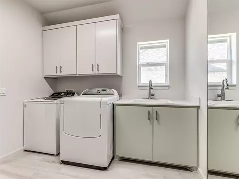 2105 Lago Dr, Moore, OK 73170 photo 29