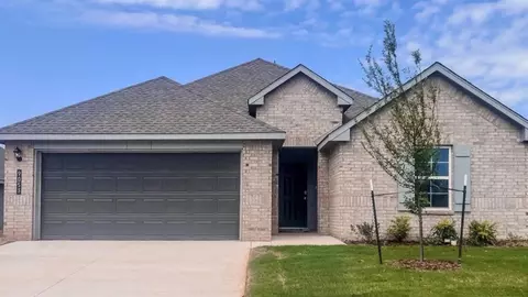 9053 NW 149th St, Yukon, OK 73099