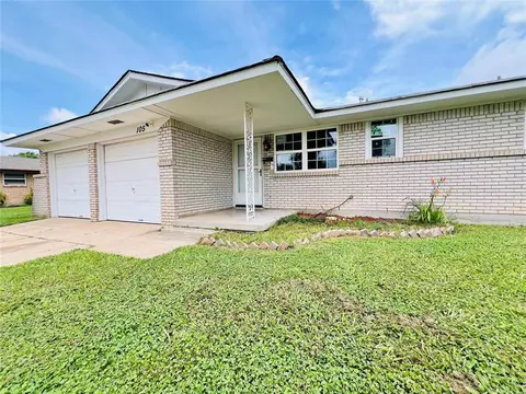 105 SW 6th St, Moore, OK 73160