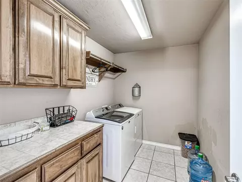 722 Brian Ct, Moore, OK 73160 photo 34