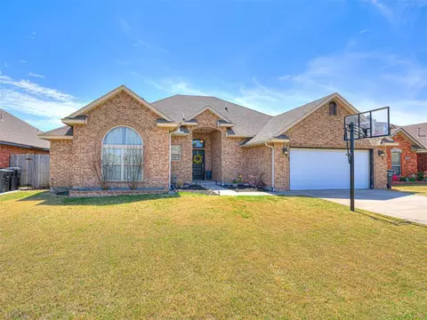 722 Brian Ct, Moore, OK 73160 photo 3