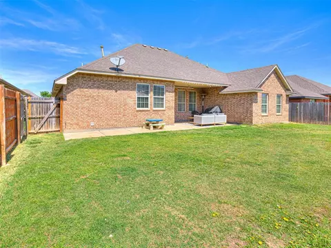 722 Brian Ct, Moore, OK 73160 photo 40