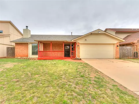 717 S Willowood Dr, Yukon, OK 73099