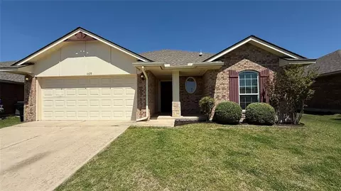 1429 Deer Chase Dr, Norman, OK 73071