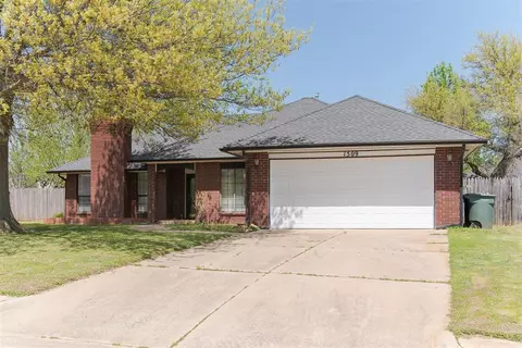 1509 Concord Ct, Edmond, OK 73003