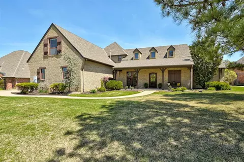 3200 Balmoral Dr, Edmond, OK 73034