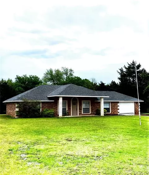 705 Cambridge Dr, Sulphur, OK 73086