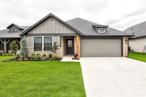 1124 Harmony Dr, Edmond, OK 73034