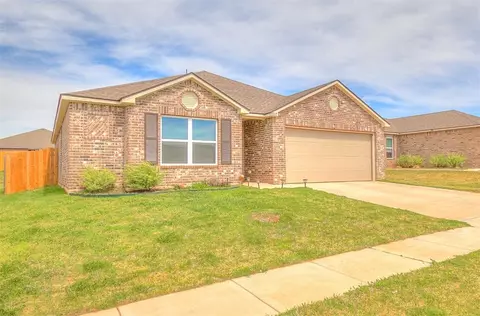 9712 Saddle Dr, Yukon, OK 73099