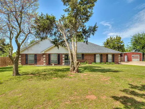1417 S Morgan Rd, Mustang, OK 73064