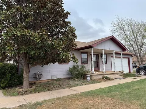 724 E 7th St, Olustee, OK 73560 photo 1