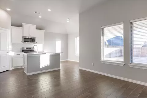 10320 SW 55th Ter, Mustang, OK 73064
