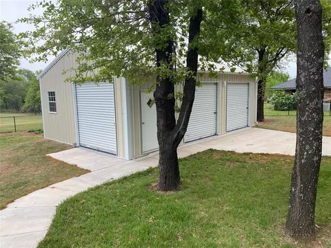 2328 Walnut Dr, Tuttle, OK 73089 photo 2