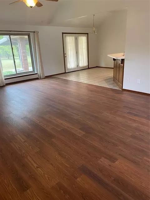 2328 Walnut Dr, Tuttle, OK 73089 photo 6