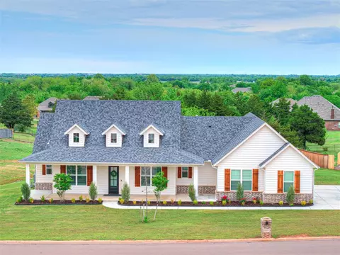 9960 Oakwood Dr, Edmond, OK 73025