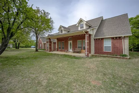 2400 Whiteoak Dr, Blanchard, OK 73010