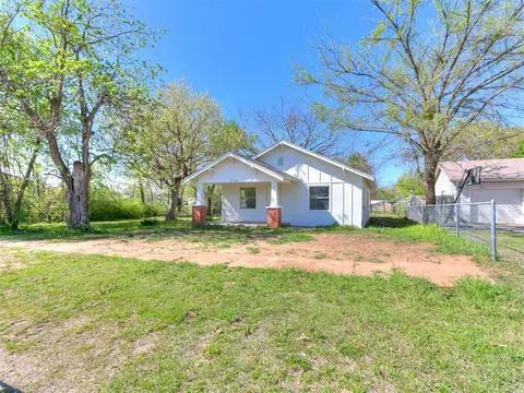 215 E Locust St, Tecumseh, OK 74873 photo 5
