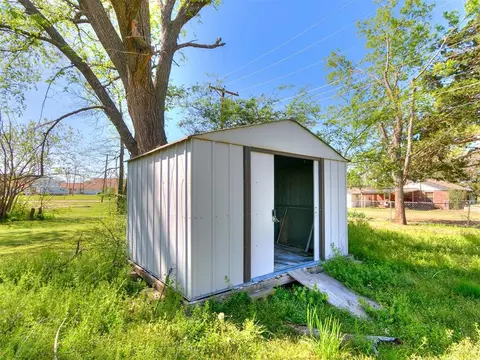 215 E Locust St, Tecumseh, OK 74873 photo 44