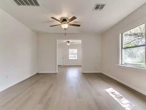 215 E Locust St, Tecumseh, OK 74873 photo 14