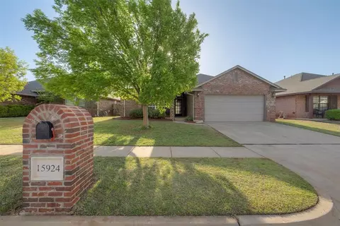 15924 Sky Run Dr, Edmond, OK 73013
