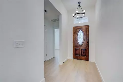 5005 Deerhurst Dr, Norman, OK 73072 photo 2