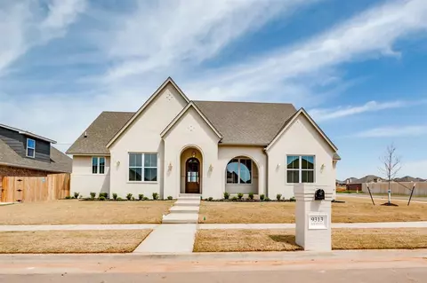 9313 NW 85th St, Yukon, OK 73099