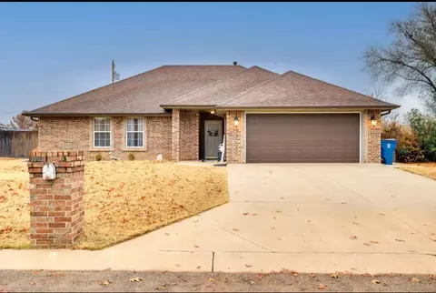 922 Woods Ter, Chandler, OK 74834
