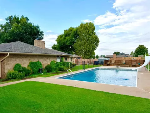 814 Hickory Stick Dr, Chickasha, OK 73018