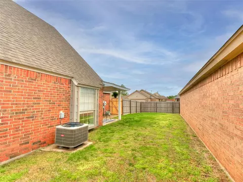 1401 SW 24th St, Moore, OK 73170 photo 29