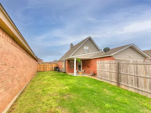 1401 SW 24th St, Moore, OK 73170 photo 31