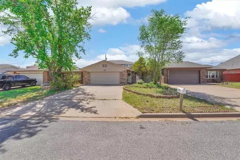 126 Blue Ridge Dr, Elk City, OK 73644