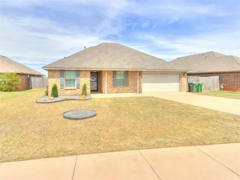 413 Pearl St, Yukon, OK 73099