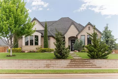 1009 Falls Bridge Ct, Edmond, OK 73034