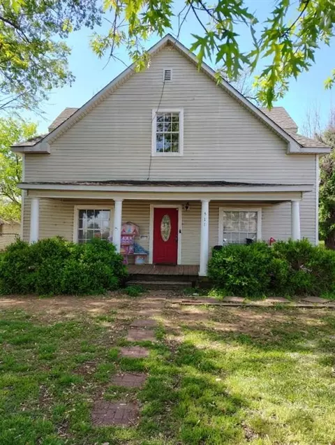 511 W Minnesota Ave, Chickasha, OK 73018