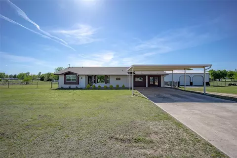 8701 Bobwhite Rd, Yukon, OK 73099