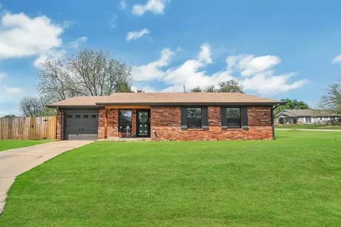 507 E Cleveland St, Mangum, OK 73554