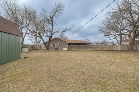 119 E Washington St, Crescent, OK 73028 photo 10