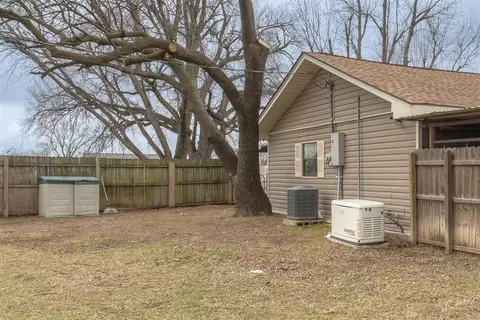119 E Washington St, Crescent, OK 73028 photo 11
