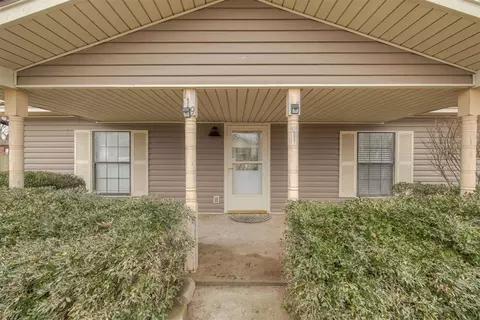 119 E Washington St, Crescent, OK 73028 photo 2