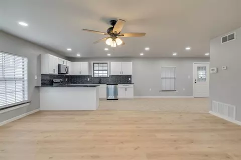 119 E Washington St, Crescent, OK 73028 photo 15