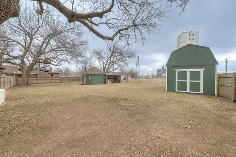 119 E Washington St, Crescent, OK 73028 photo 9