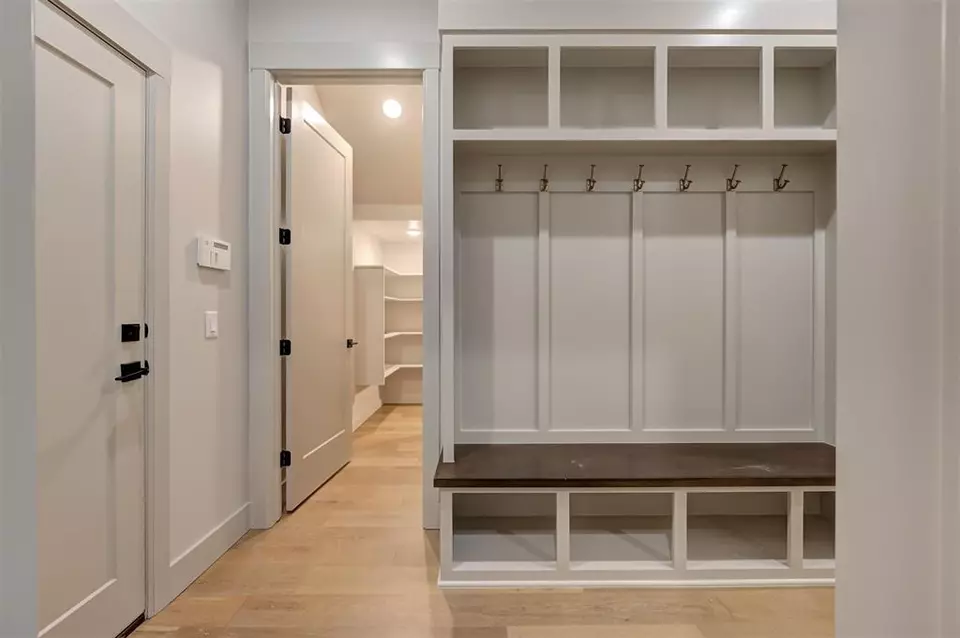 Entry Way - 3825 Stone Hill Ln, Edmond, OK 73034 photo 2 of 5