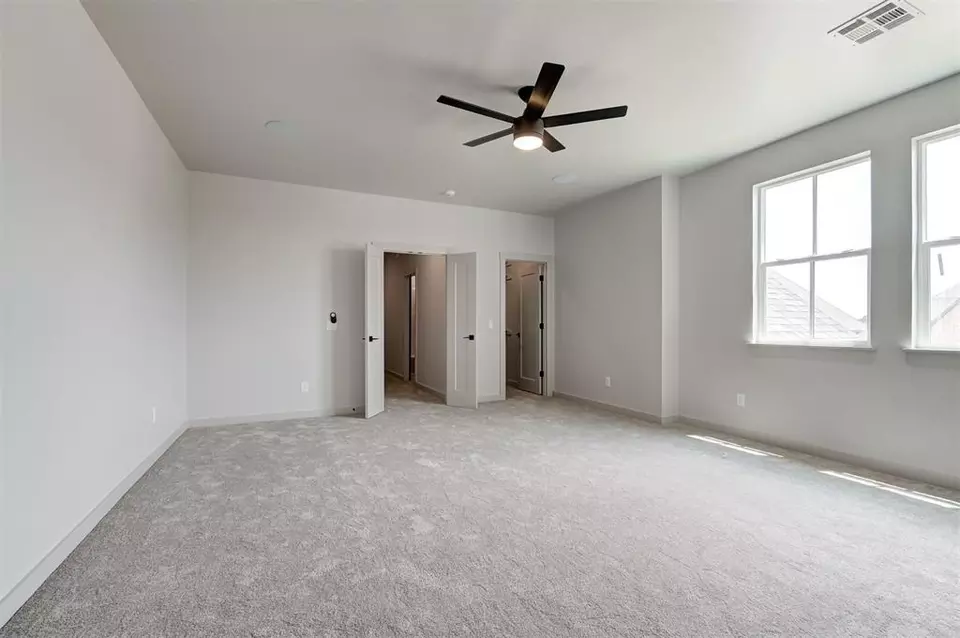 Bedroom - 3825 Stone Hill Ln, Edmond, OK 73034 photo 5 of 5