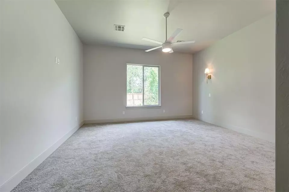 Bedroom - 3825 Stone Hill Ln, Edmond, OK 73034 photo 1 of 5