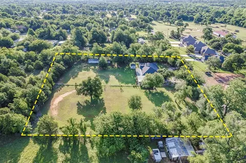 10125 NE 4th St, Midwest City, OK 73130