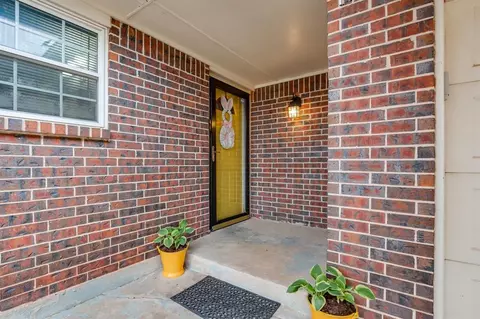 1841 Gale St, Moore, OK 73160 photo 2